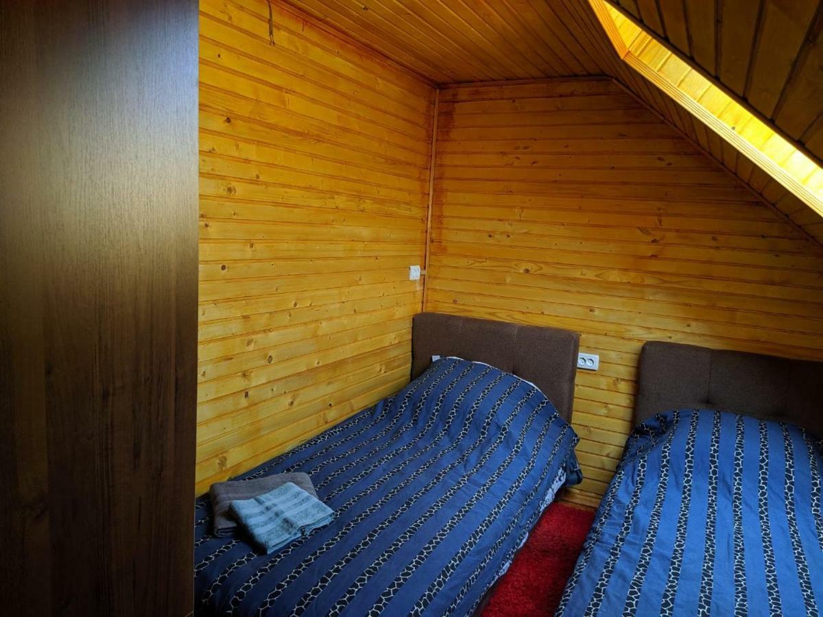 У Оксани Guest House Kvasy Bagian luar foto