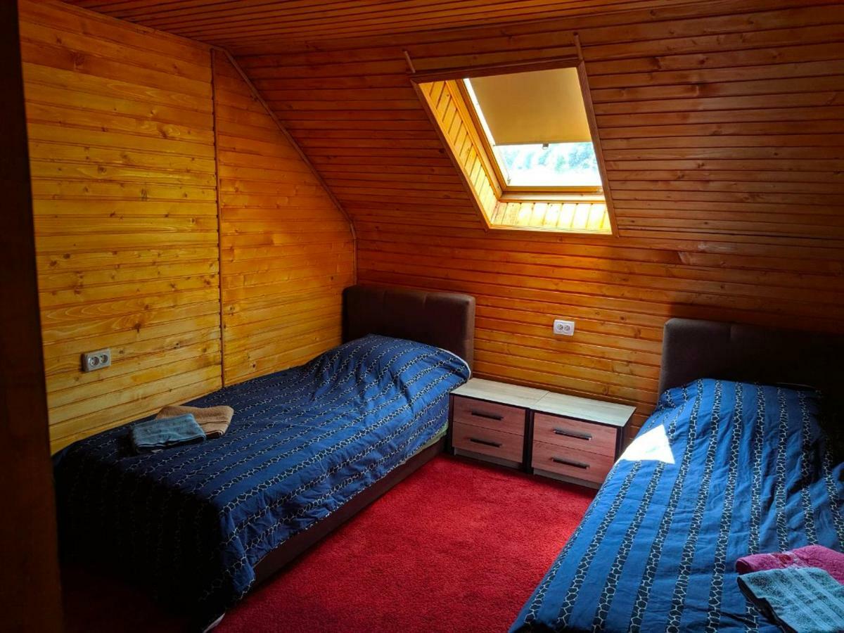 У Оксани Guest House Kvasy Bagian luar foto
