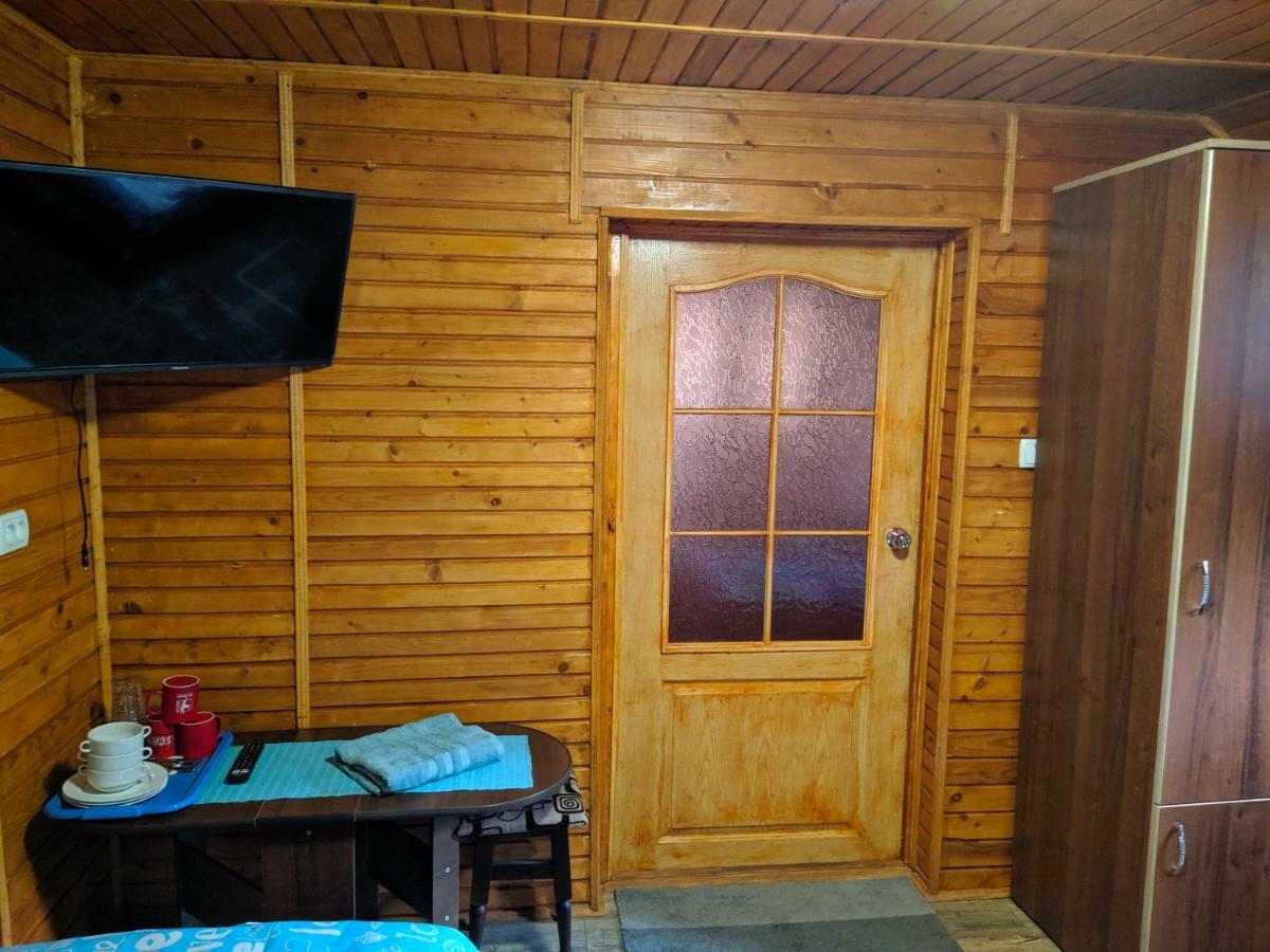 У Оксани Guest House Kvasy Bagian luar foto