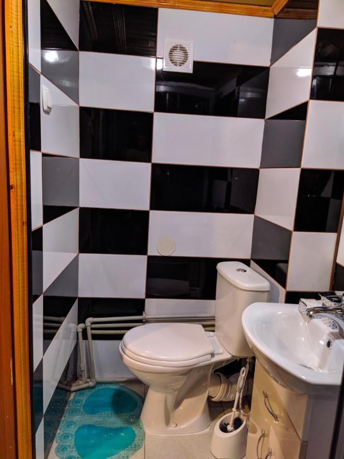 У Оксани Guest House Kvasy Bagian luar foto